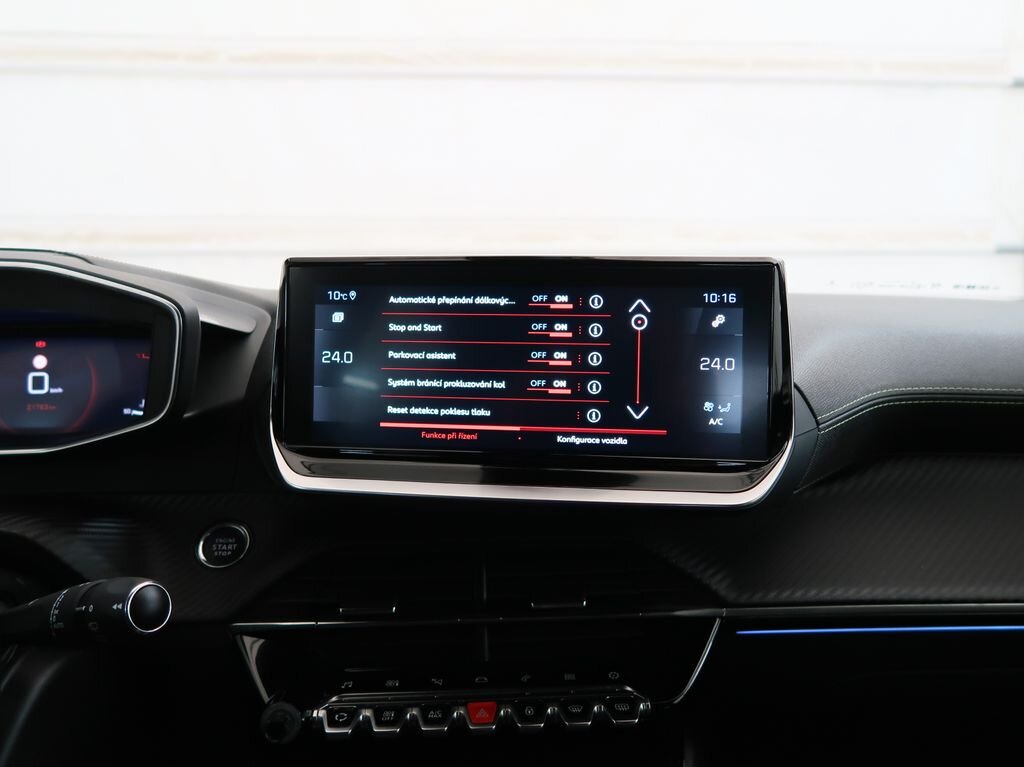 Peugeot 2008 SUV 1,2 l 96 kw