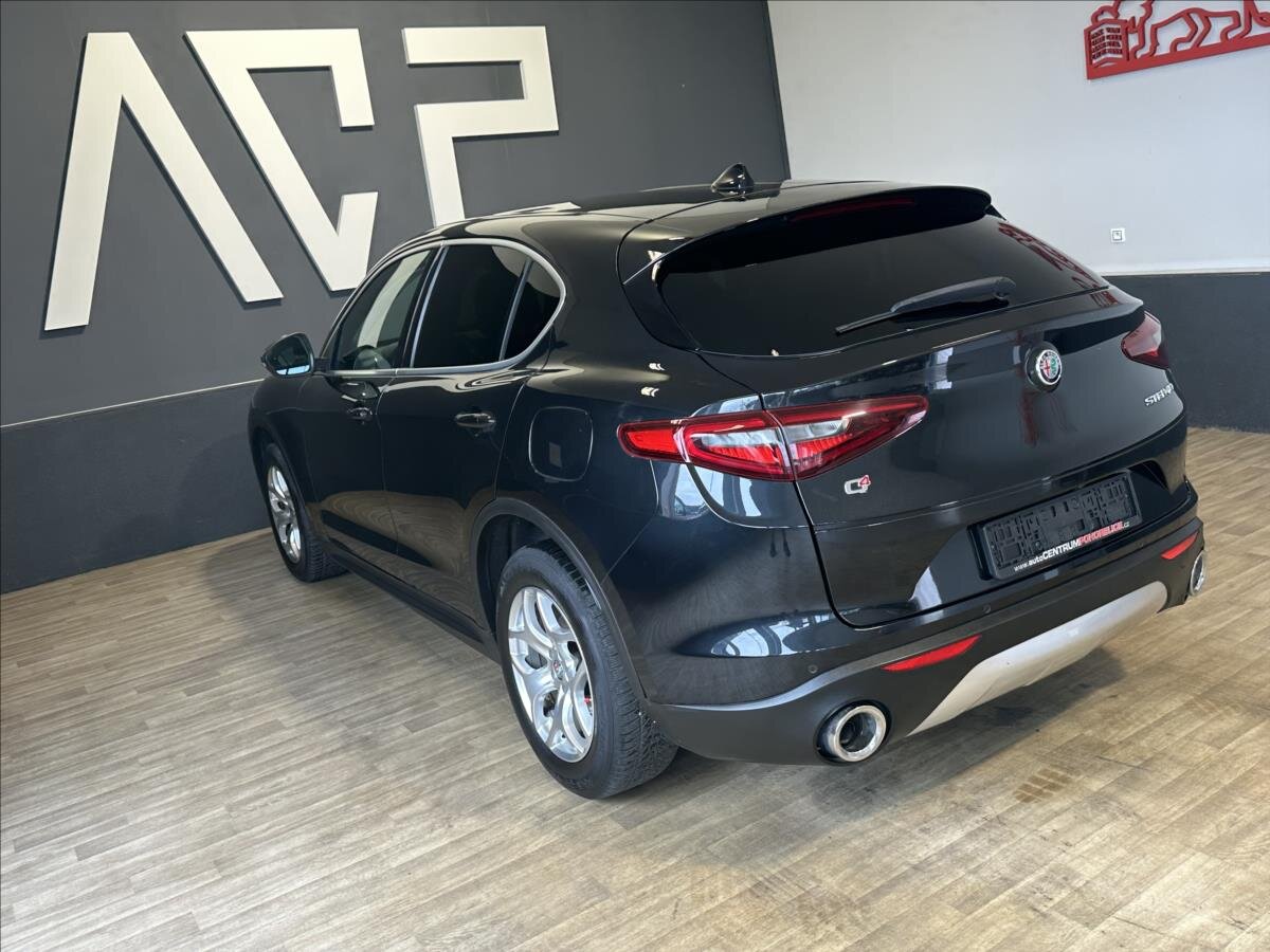 Alfa Romeo Stelvio SUV / Terénní 2,1 l 154 kw