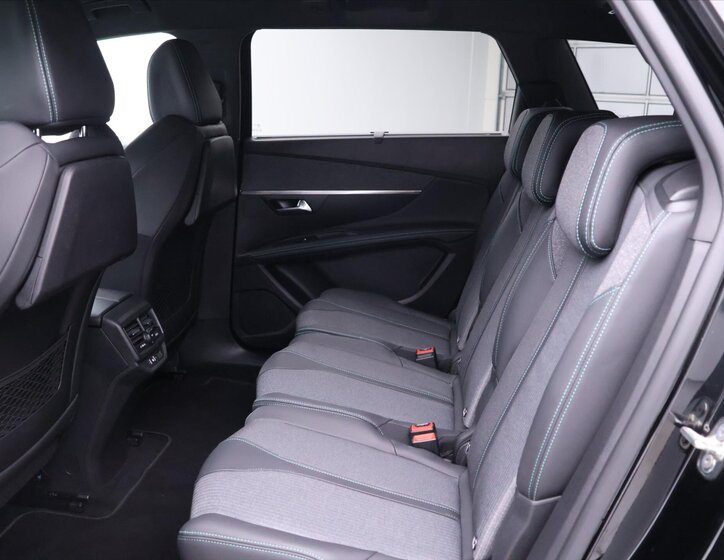 Peugeot 5008 SUV 1,2 l 96 kw