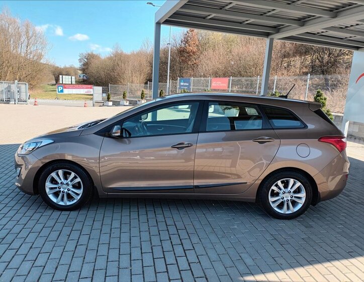Hyundai i30 Kombi 1,6 l 99 kw