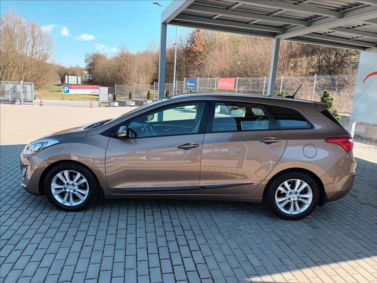Hyundai i30 Kombi 1,6 l 99 kw