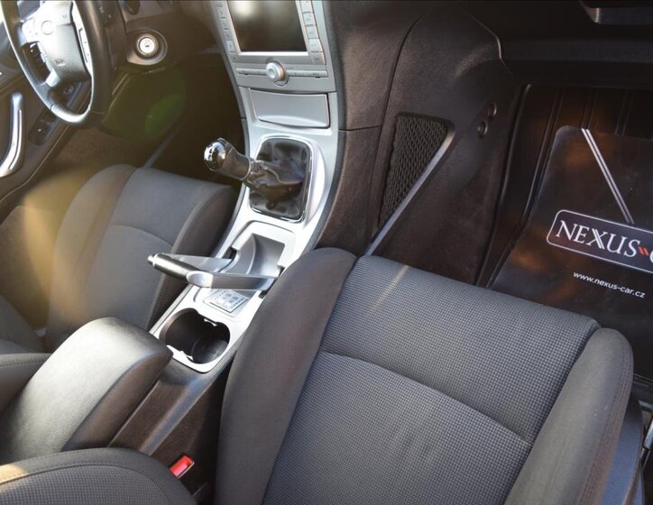 Ford S-MAX MPV 2,0 l 107 kw