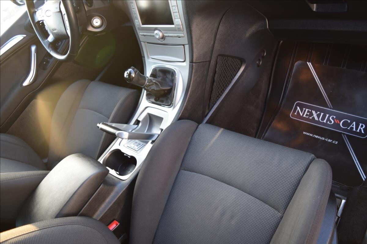 Ford S-MAX MPV 2,0 l 107 kw