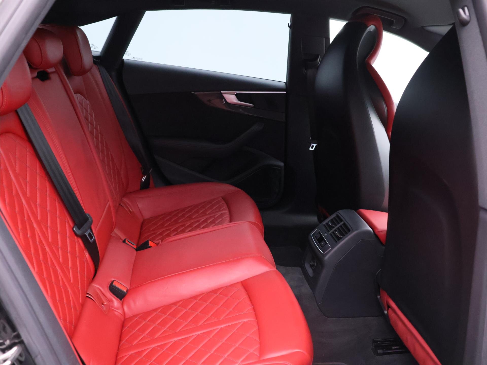 Audi S5 Sedan 3,0 l 260 kw