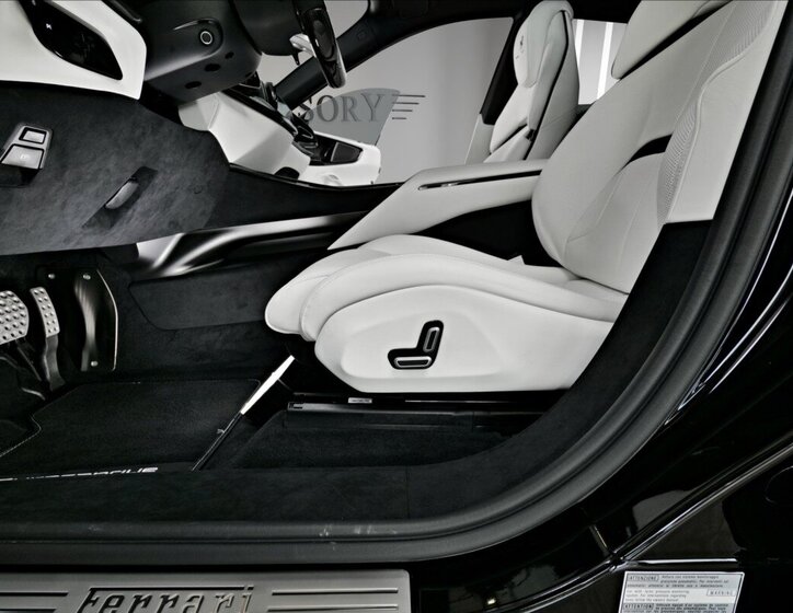 Ferrari Purosangue SUV / Terénní 6,5 l 529 kw