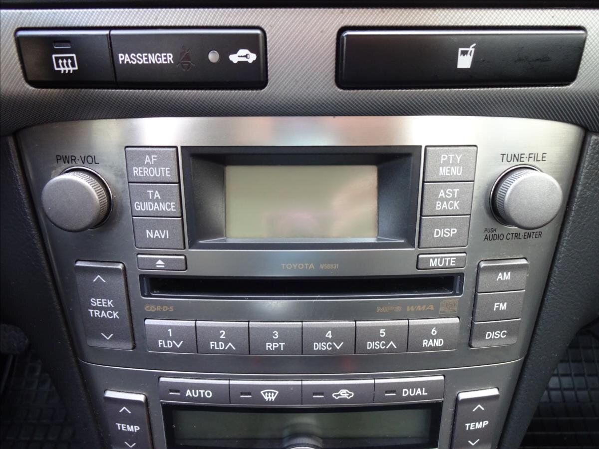 Toyota Avensis Kombi 2,0 l 93 kw