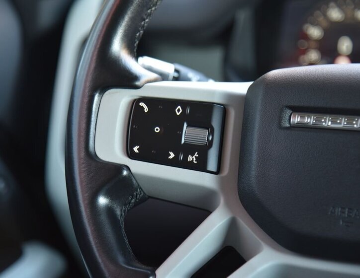 Land Rover Defender SUV 3,0 l 183 kw