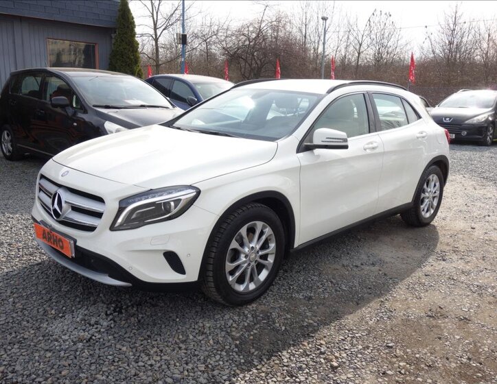 Mercedes-Benz GLA SUV / Terénní 2,1 l 100 kw