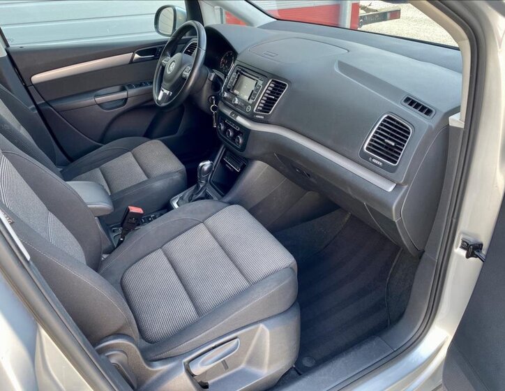 Volkswagen Sharan MPV 2,0 l 103 kw