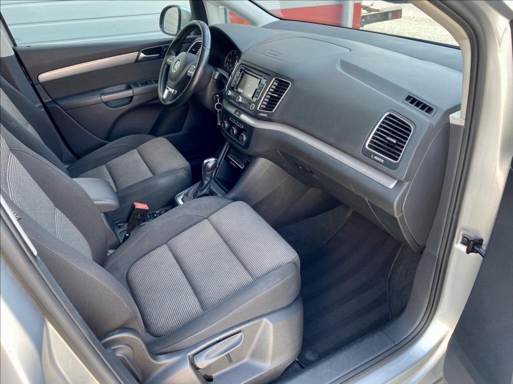 Volkswagen Sharan MPV 2,0 l 103 kw