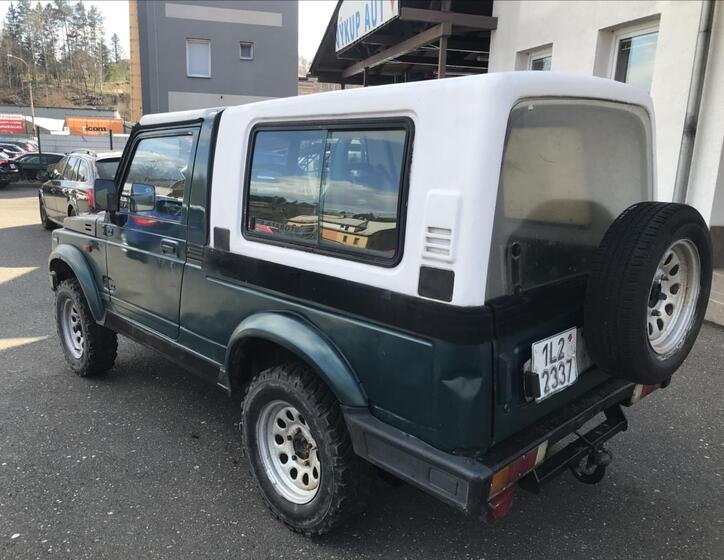 Suzuki Samurai 5