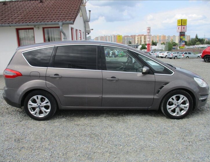 Ford S-MAX 4