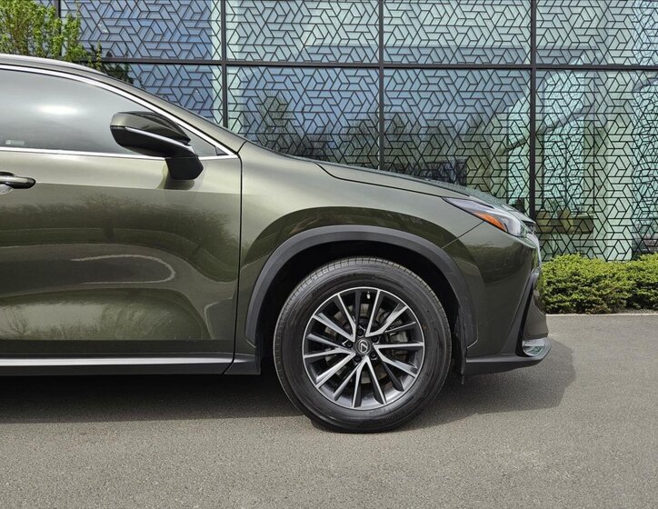 Lexus NX 450h plus SUV / Terénní 2,5 l 227 kw
