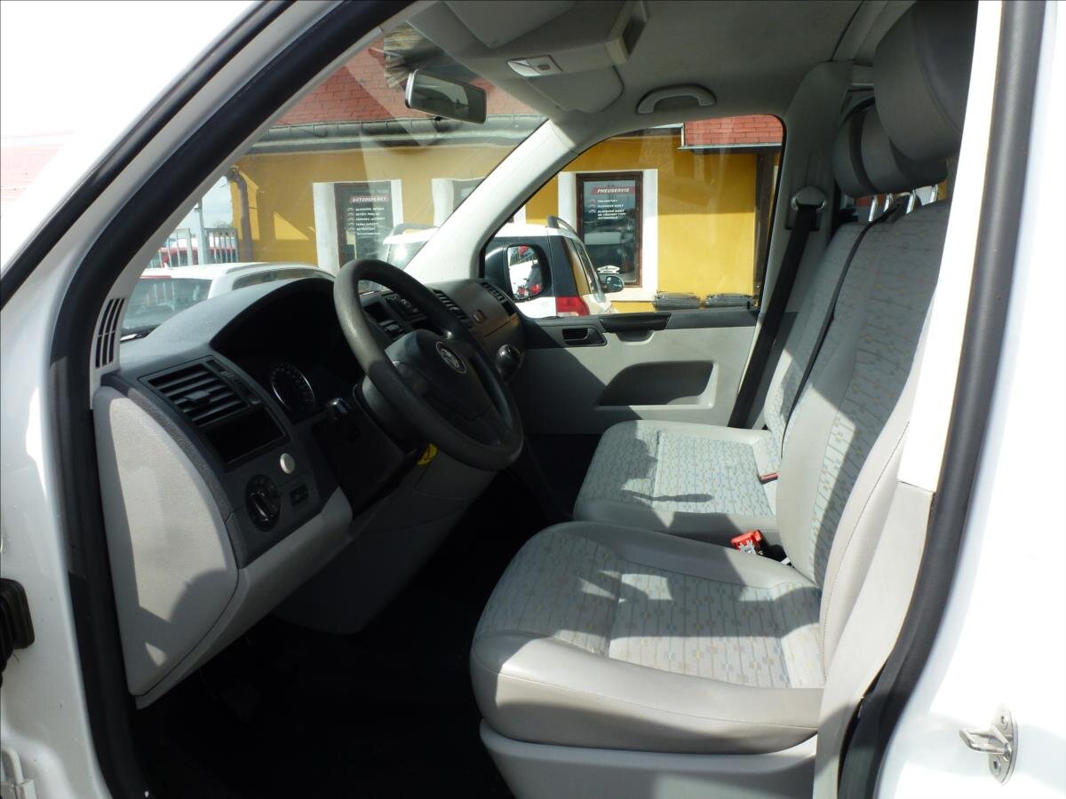 Volkswagen Transporter Kombi 2,0 l 62 kw