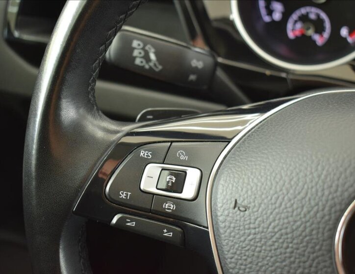 Volkswagen Touran Kombi 2,0 l 110 kw