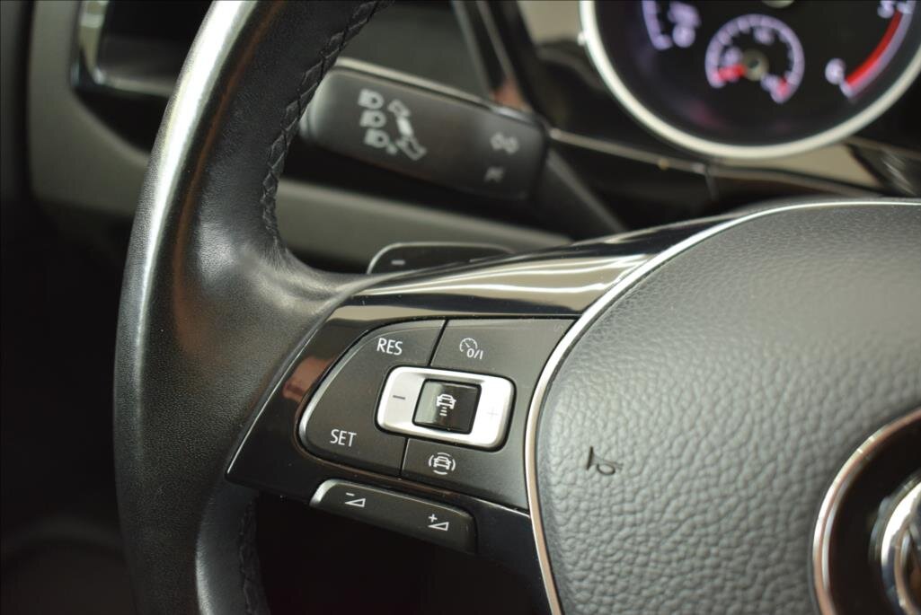 Volkswagen Touran Kombi 2,0 l 110 kw