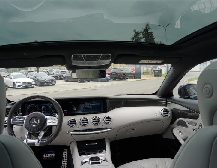 Mercedes-Benz Třídy S Kupé 4,0 l 450 kw