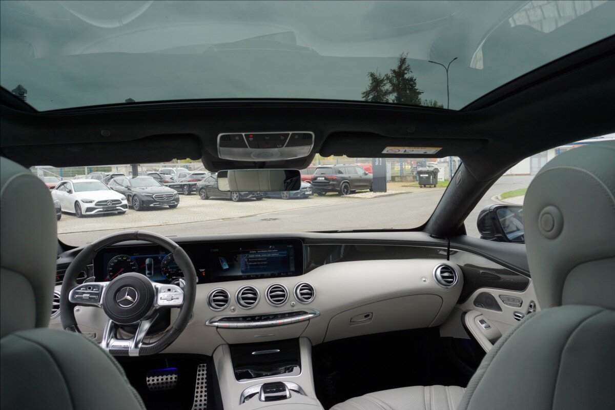 Mercedes-Benz Třídy S Kupé 4,0 l 450 kw