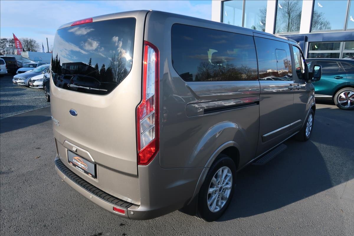 Ford Tourneo Custom MPV 2,0 l 96 kw
