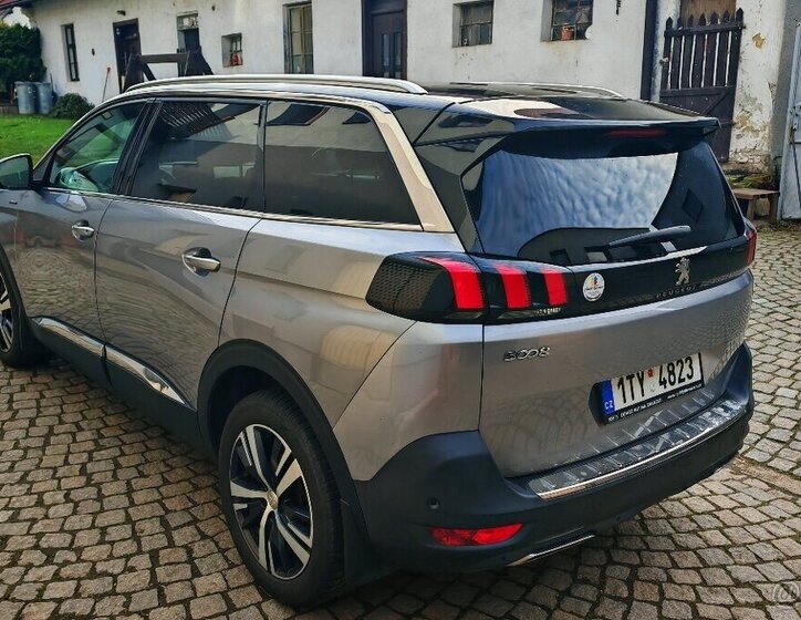 Peugeot 5008 6