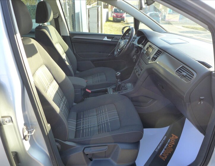 Volkswagen Golf Sportsvan Kombi 1,2 l 63 kw