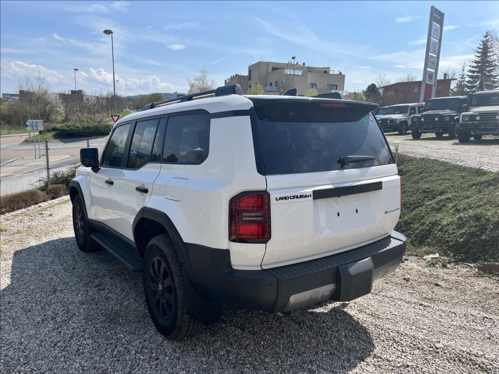 Toyota Land Cruiser Ostatní 2,4 l 243 kw