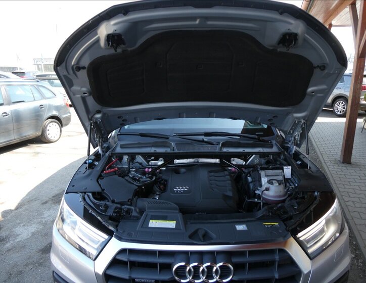 Audi Q5 SUV / Terénní 2,0 l 120 kw