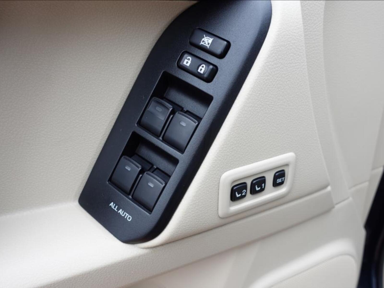 Toyota Land Cruiser 17