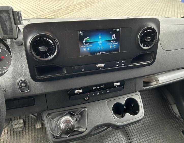 Mercedes-Benz Sprinter 16