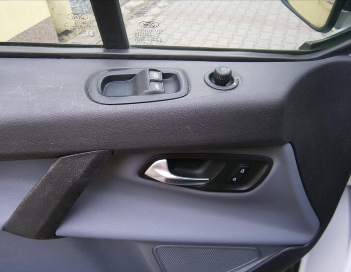 Ford Transit Custom Kombi 2,2 l 74 kw