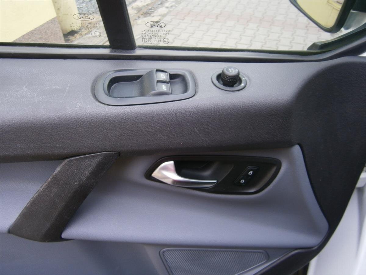 Ford Transit Custom Kombi 2,2 l 74 kw