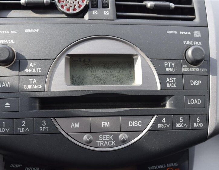 Toyota RAV4 SUV / Terénní 2,2 l 100 kw