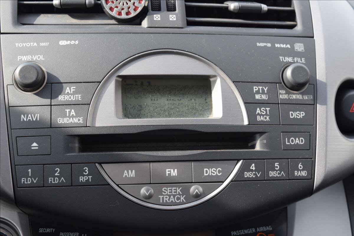 Toyota RAV4 SUV / Terénní 2,2 l 100 kw