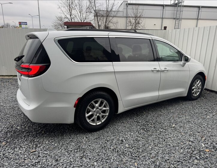 Chrysler Pacifica 14