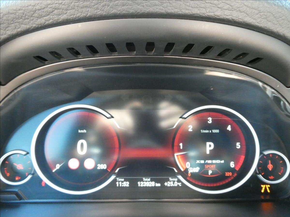 BMW X5 SUV 3,0 l 280 kw