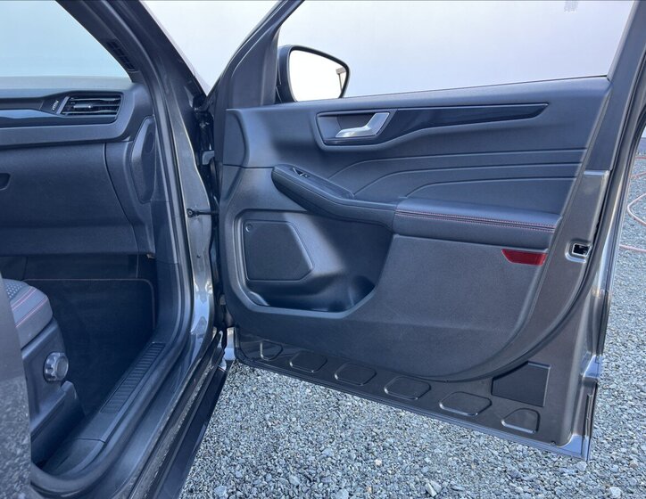 Ford Kuga Kombi 1,5 l 111 kw