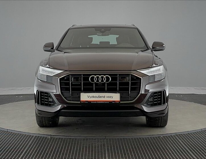 Audi Q8 SUV / Terénní 3,0 l 250 kw