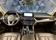 BMW Řada 5 Kombi 3,0 l 195 kw