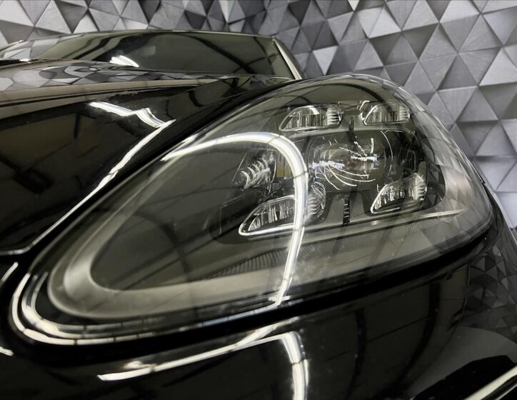 Porsche Cayenne SUV / Terénní 4,0 l 404 kw