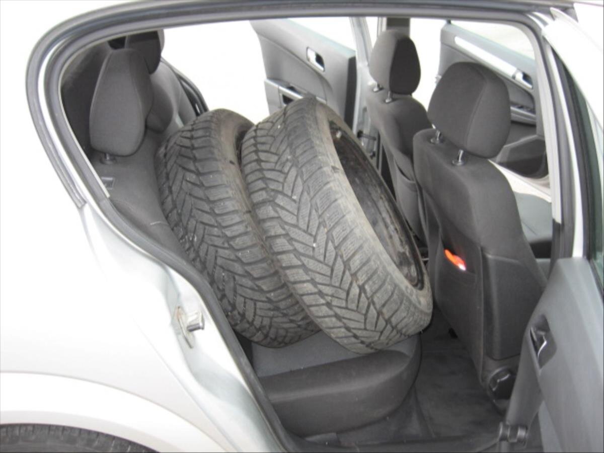 Opel Astra Hatchback 1,6 l 77 kw