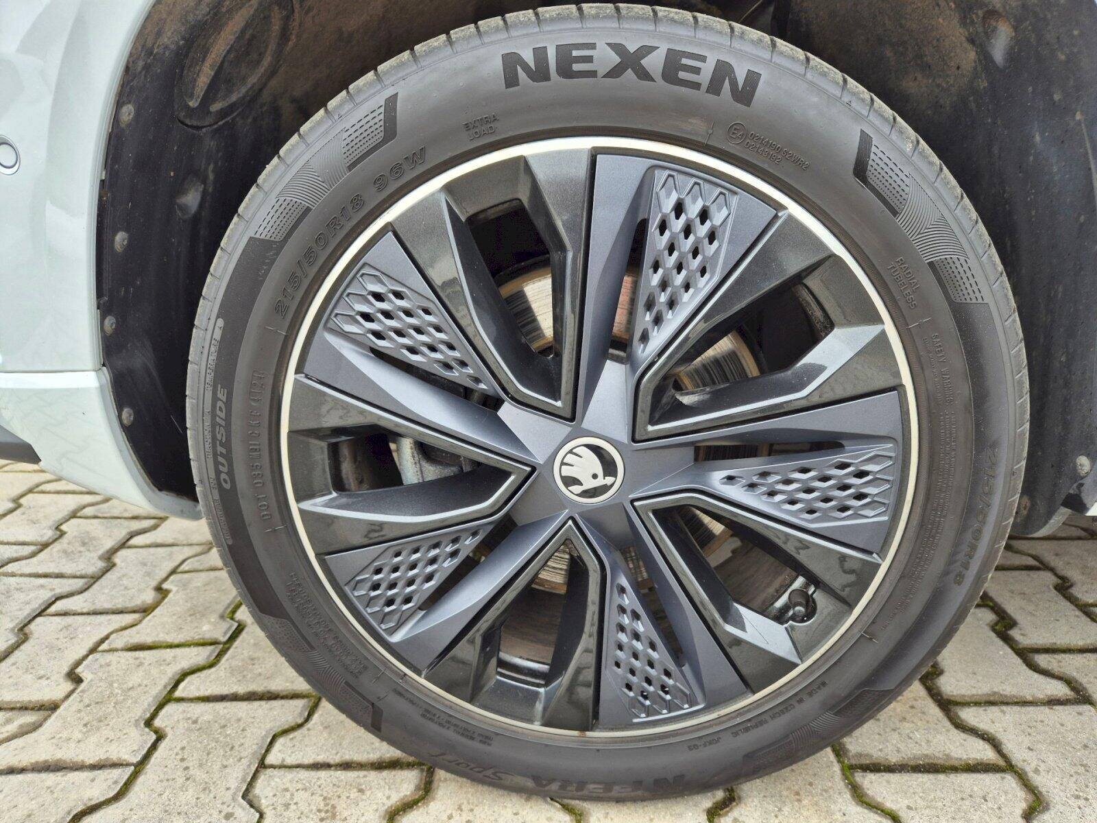 Škoda Karoq SUV / Terénní 1,5 l 110 kw