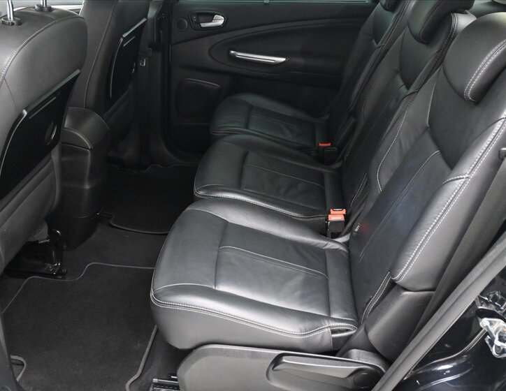 Ford S-MAX MPV 2,0 l 100 kw