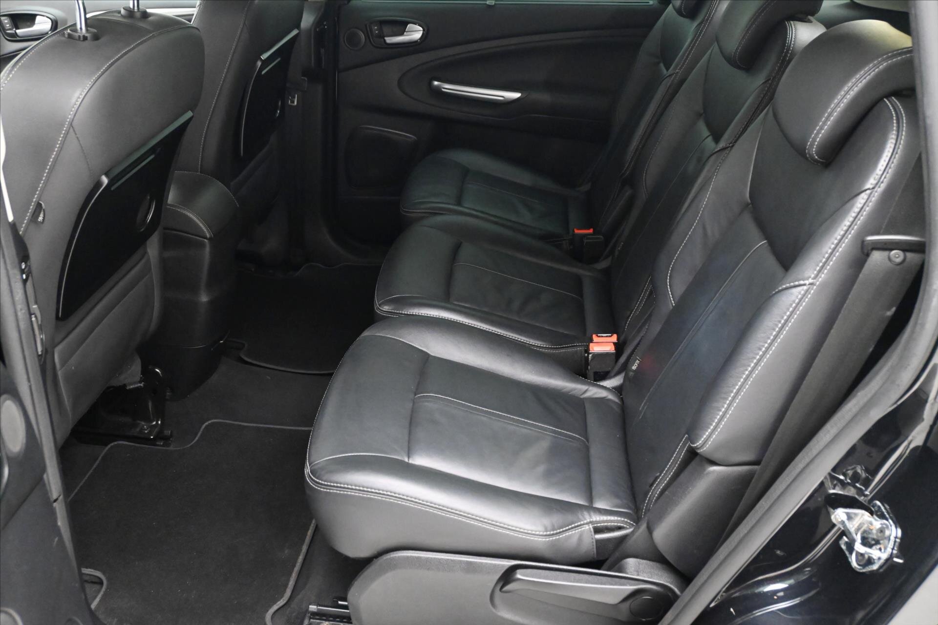 Ford S-MAX MPV 2,0 l 100 kw