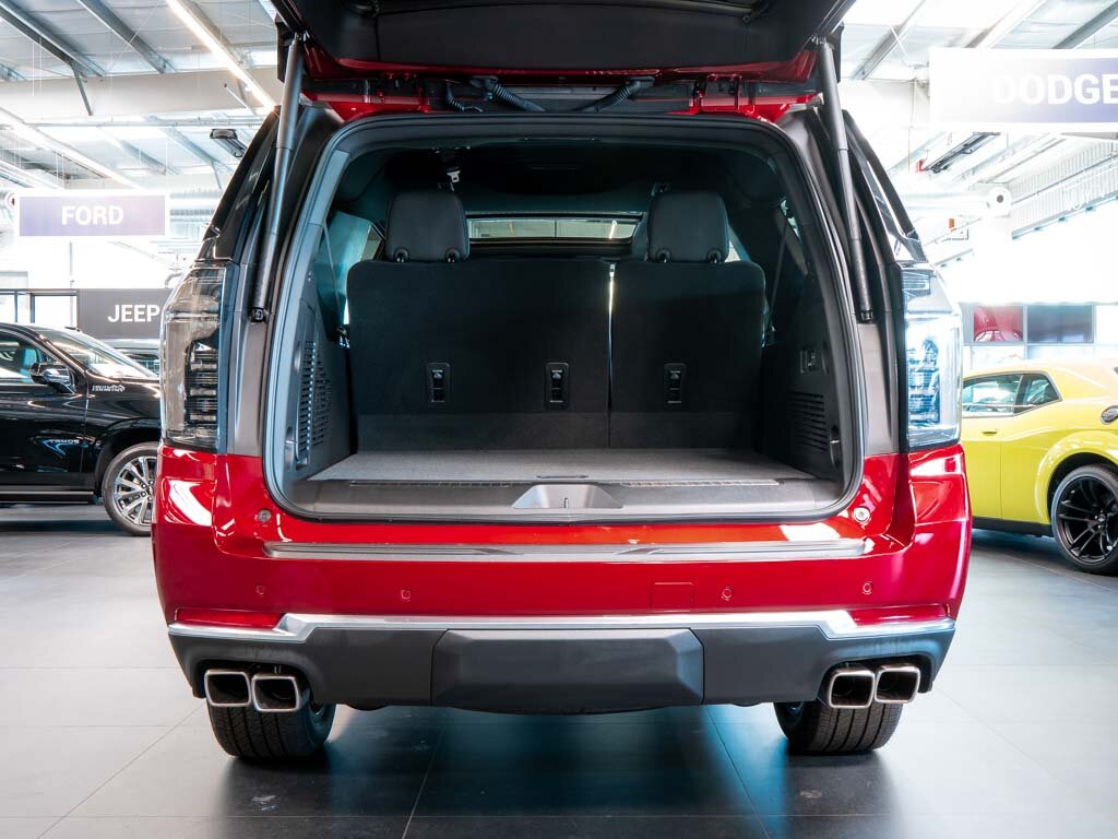 Chevrolet Suburban SUV 6,2 l 313 kw