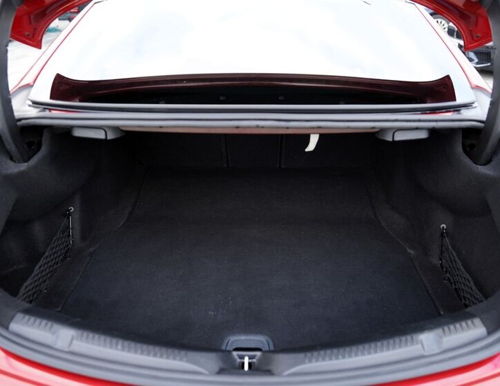 Mercedes-Benz Třídy E 12