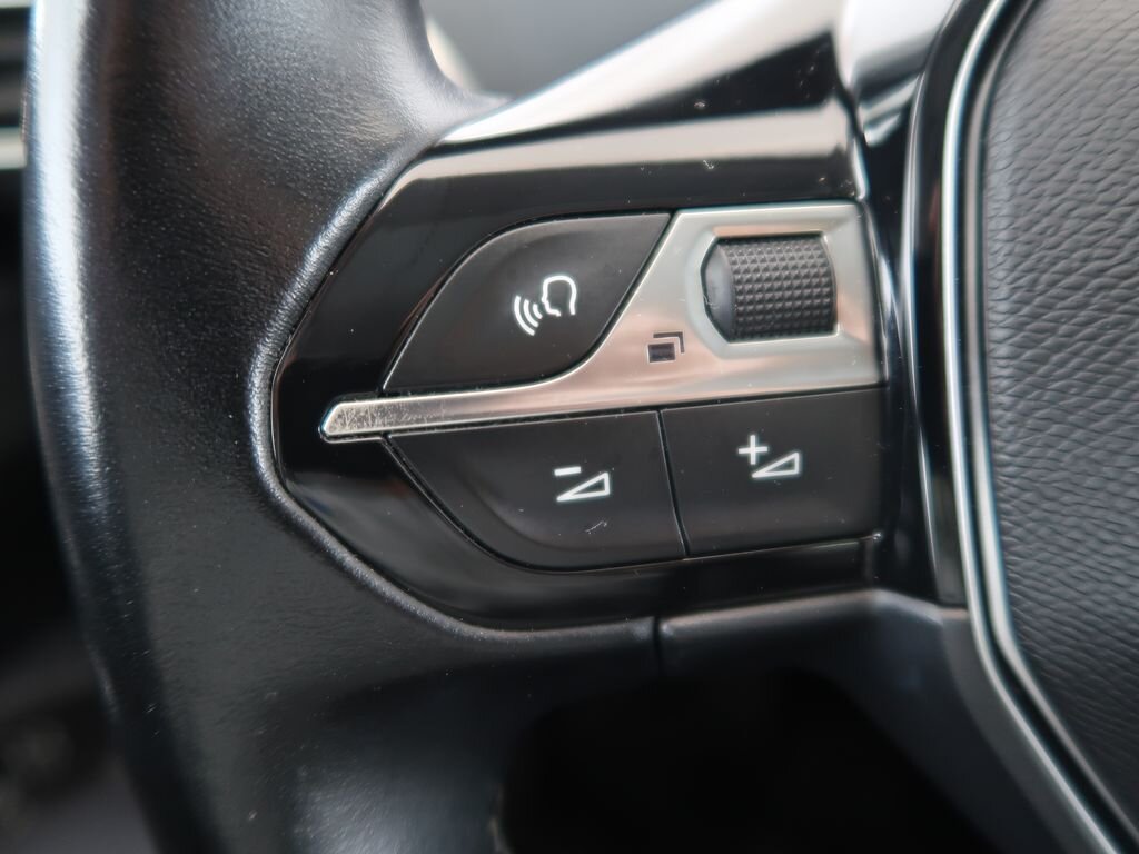 Peugeot 5008 SUV 1,2 l 96 kw