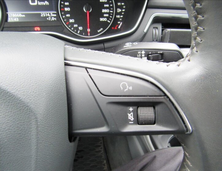 Audi A4 Sedan / Limuzína 2,0 l 110 kw