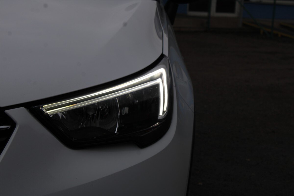 Opel Crossland X SUV 1,2 l 81 kw