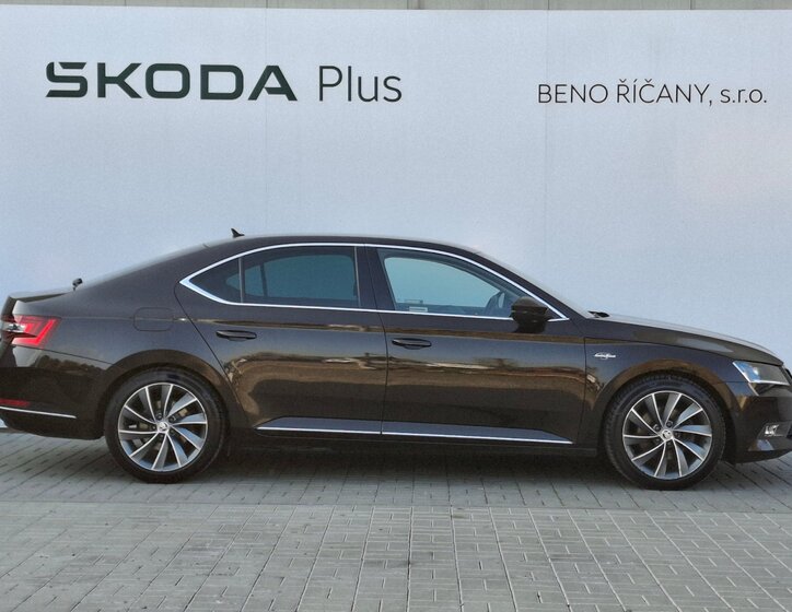 Škoda Superb Sedan / Limuzína 2,0 l 140 kw