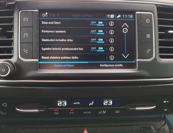 Peugeot Traveller 10